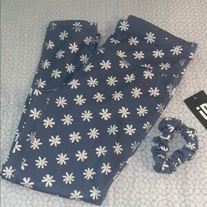Ideology Floral Blue Leggings with Scrunchie